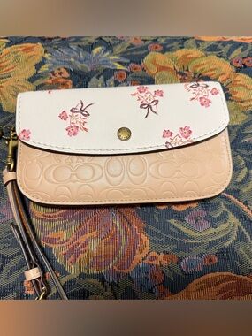 Coach Floral Bow Print Wristlet Clutch
